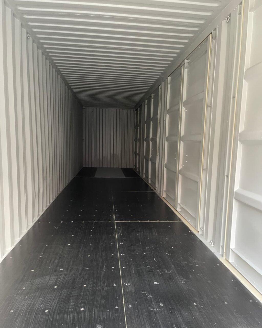 Instagram post from kingcargopanama. This post is in position 1.